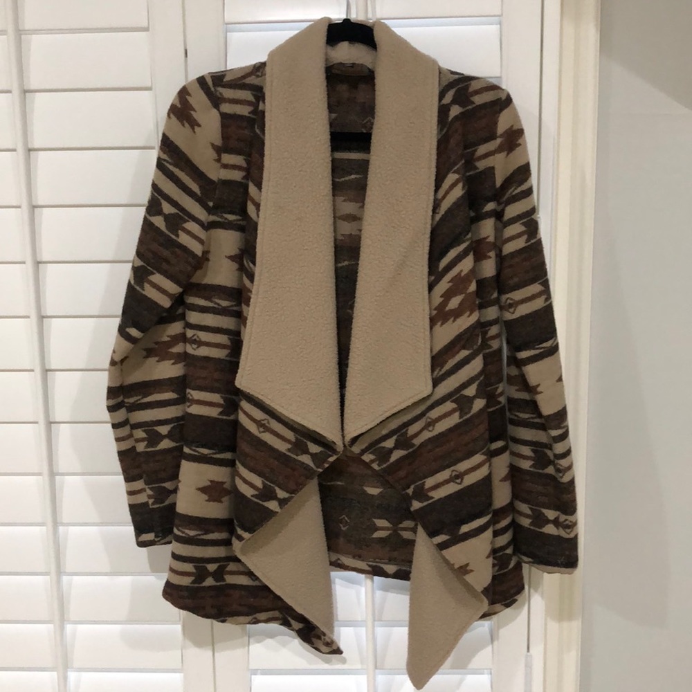 Blu Pepper Aztec sweater size small